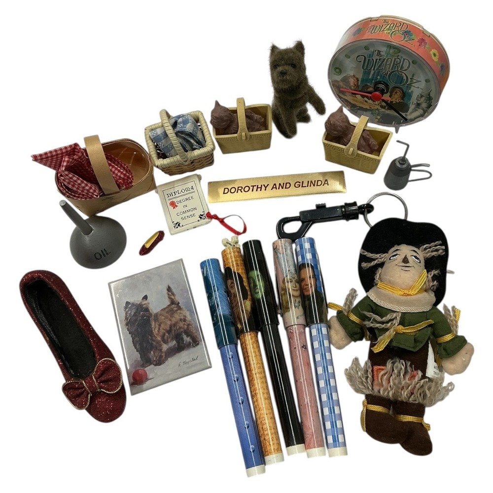 Wizard of Oz Warner Bros Studio Store Collectible Lot Scarecrow‎ Shoe Clock Pens
